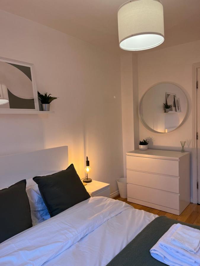 Homely 2 Story Cathedral City Apartment 더럼 외부 사진