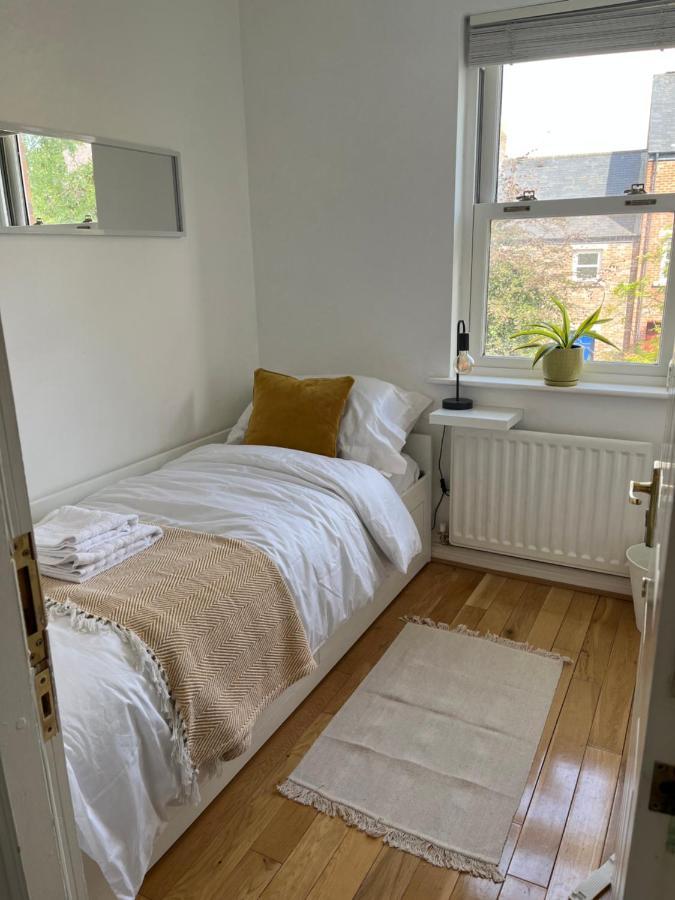 Homely 2 Story Cathedral City Apartment 더럼 외부 사진