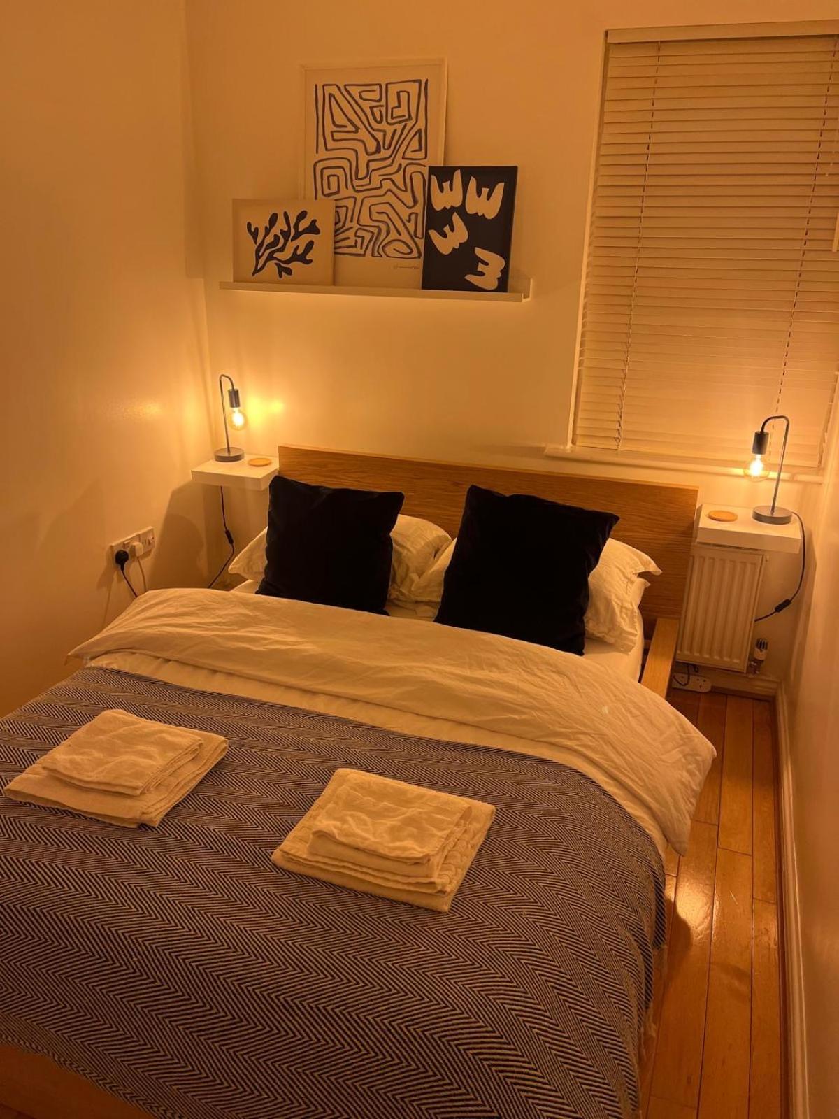 Homely 2 Story Cathedral City Apartment 더럼 외부 사진